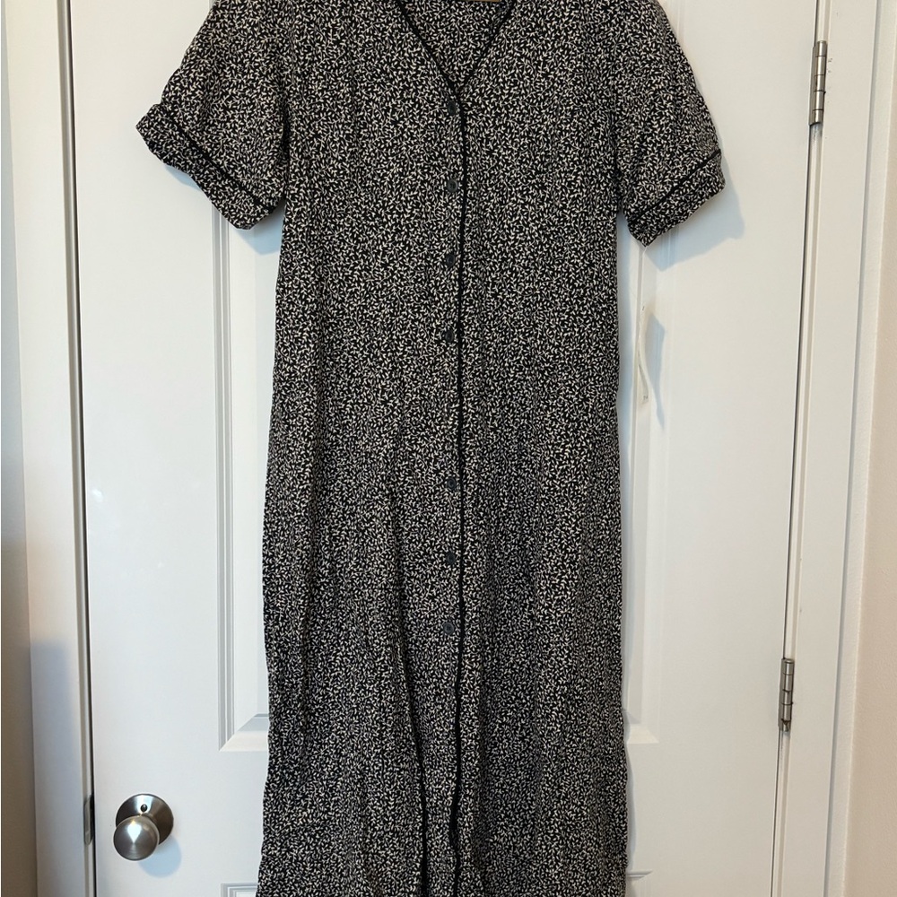 Liz Claiborne Black and White Long Sleeve Dress
